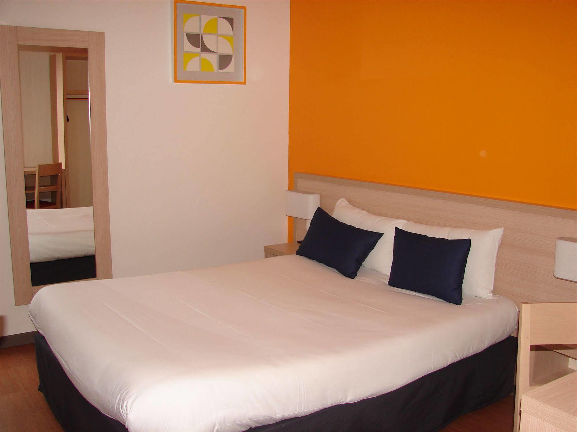 Budget Hotel Melun Sud - Dammarie Les Lys Eksteriør bilde